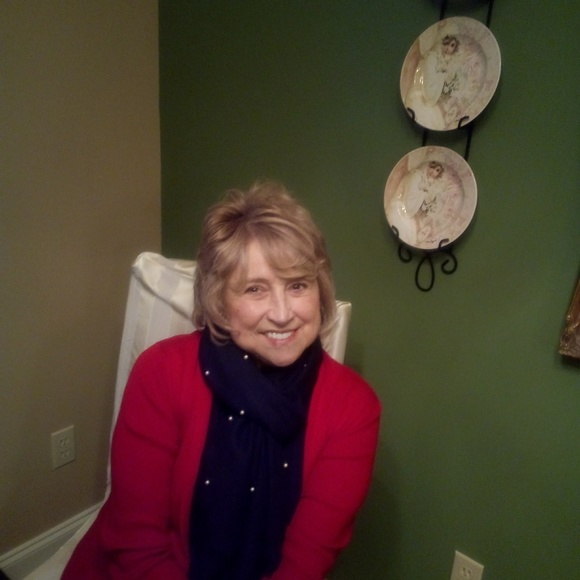 Meet your Posher, Sandra - Picture 1 of 2